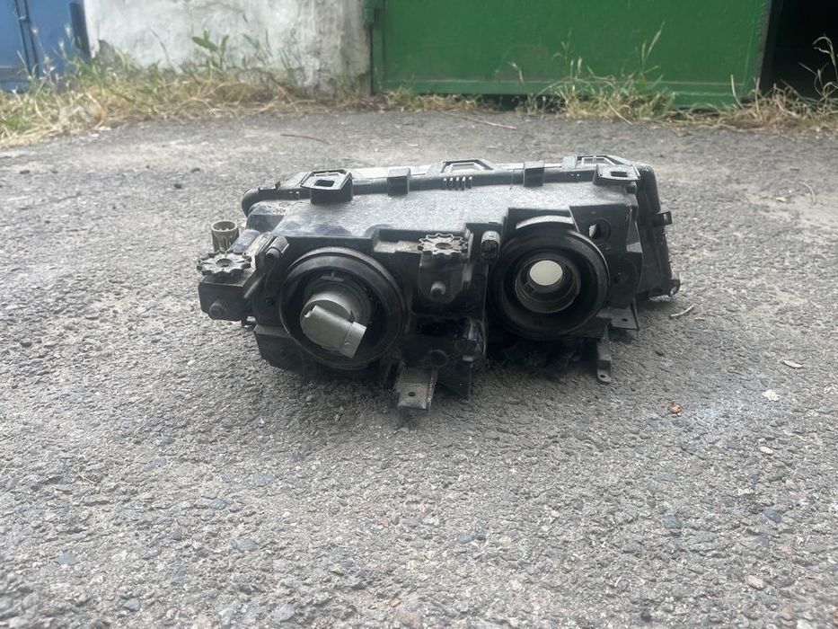 продам левую фару от БМВ е46