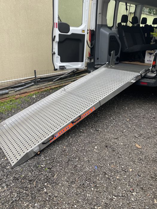 Rampa persoane cu dizabilitati