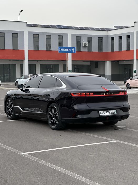 В наличие Voyah passion / Chasing light  2024 PHEV максмал комплектаци
