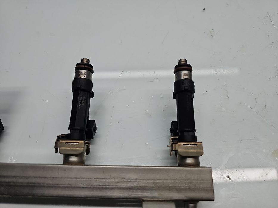 Rampa injectoare Opel Corsa D [Fabr 2006-2013] 55562258 1.4 Benz A14XE