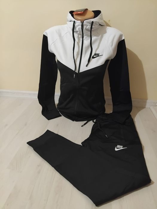Trening fete Nike.
