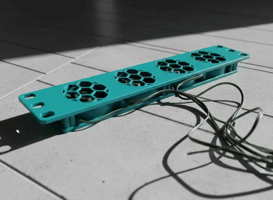 Panou Ventilatie KallRax 1U – Suport 4 Ventilatoare 40mm – Compozit