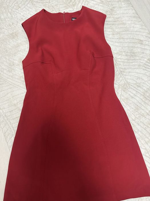 Рокля на Зара размер Л