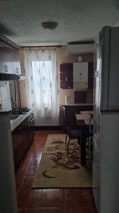 Inchiriez apartament