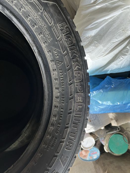 Продам шины R18 Nokian