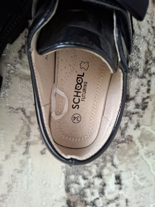 Буу школьные вещи отличном состоний