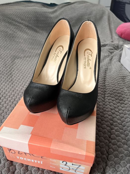 Официални кожени обувки на висок ток