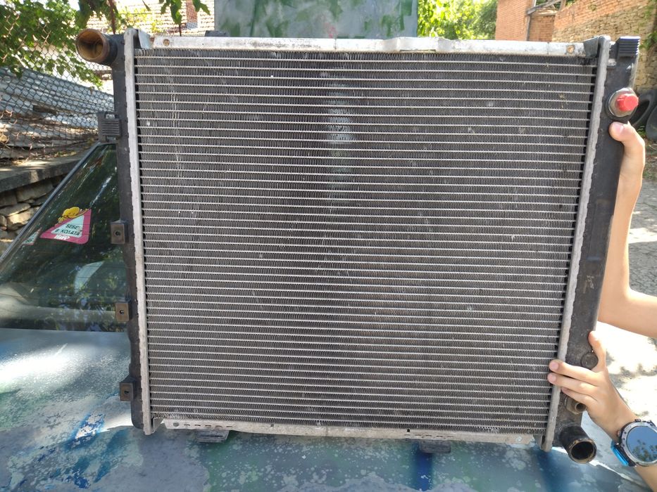 Воден радиатор Мерцедес 124 дизел