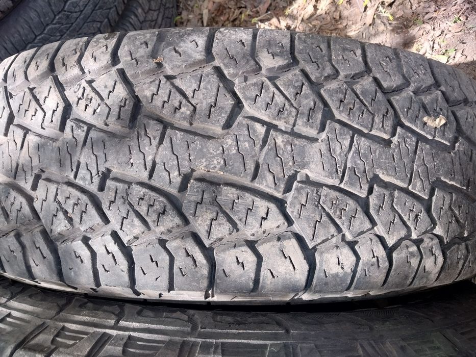 4 шины Hankook 265 70 R17.
