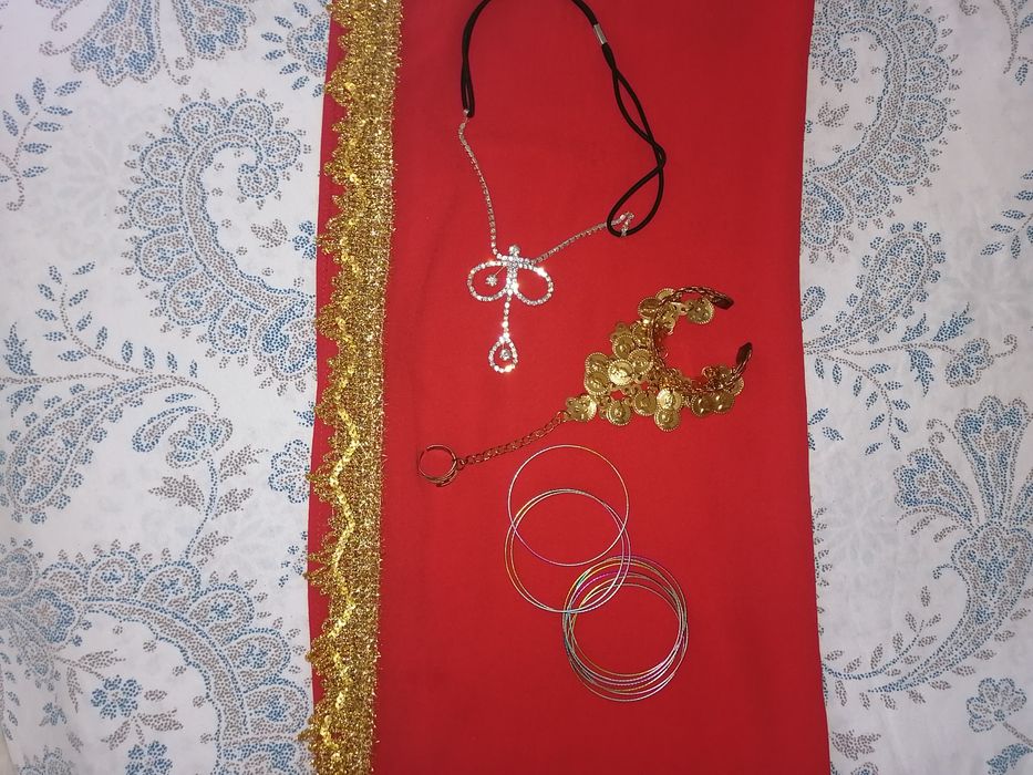 Индийский  костюм для девочки 4-5