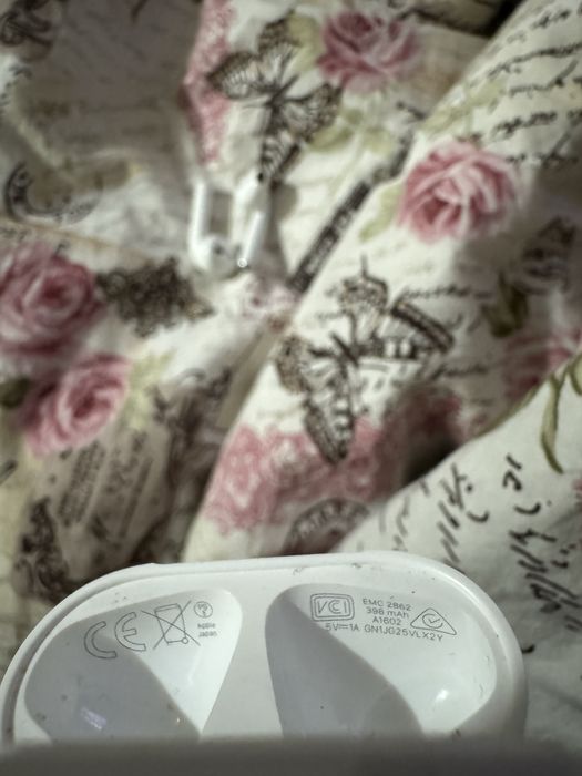 Apple AirPods 2 generation   ORIGINAL