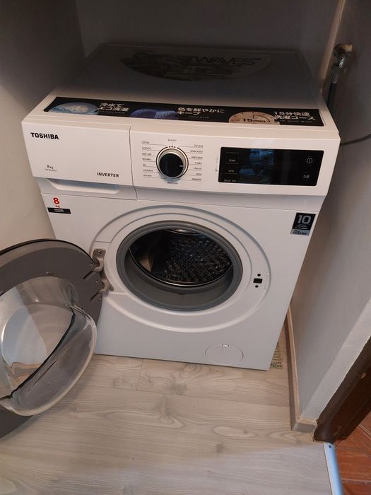 Masins spalat rufe Toshiba