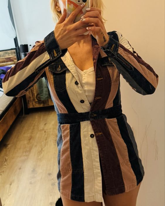 Trenci din denim si reiat