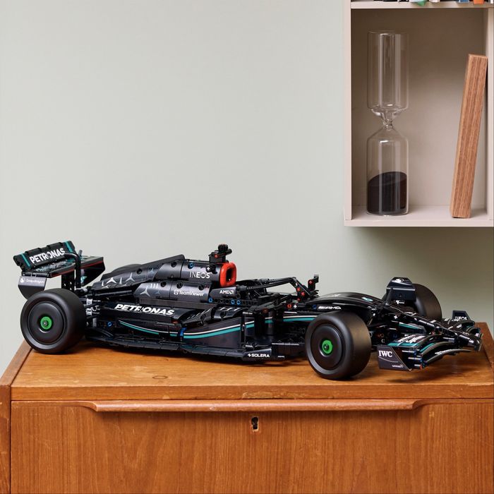 Конструктор Lego Mercedes-AMG F1 W14 Performanc | 1685 деталей | Болид