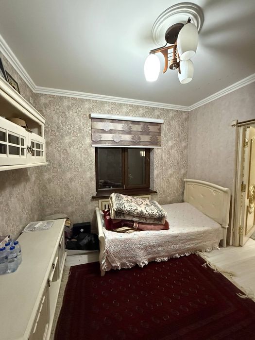Камолон ош, Паркетский квартира 96кв.м 4/5/9 срчно с мебелью и техник.