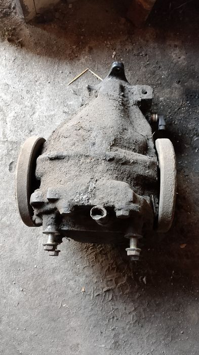 Редуктор на Мерседес 190,124.