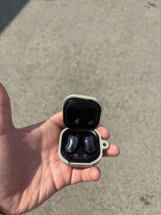 Galaxy buds live