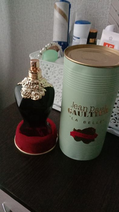 Продам парфюм новый