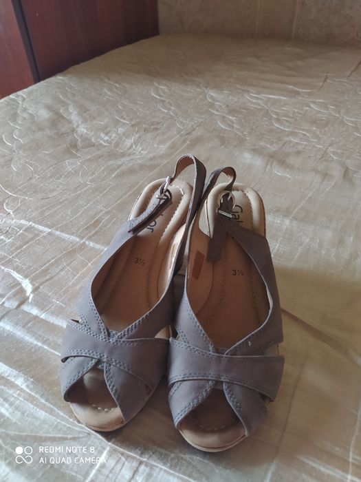 Босоножки женские