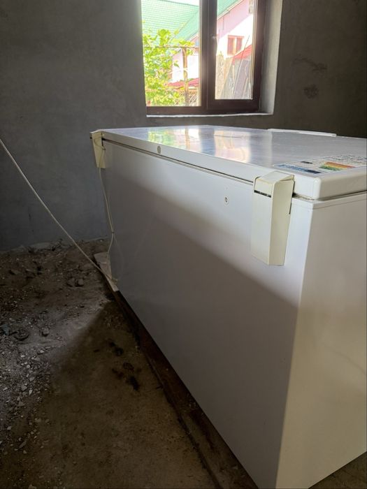 Lada frigorifica zanussi 400 litri