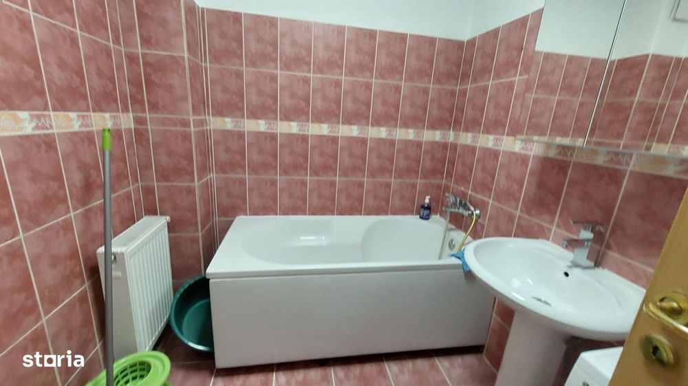 Apartament 3 camere zona Stefan cel Mare