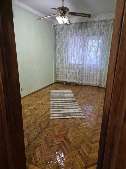 vand apartament 3 camere
