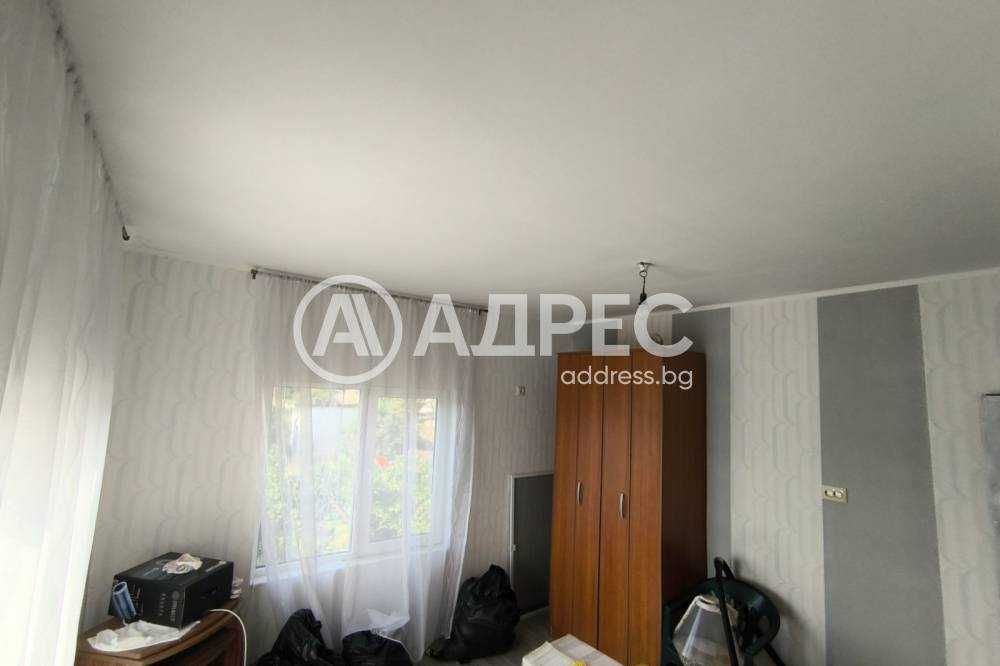 Продава се двуетажна реновирана къща в с. Дряновец.