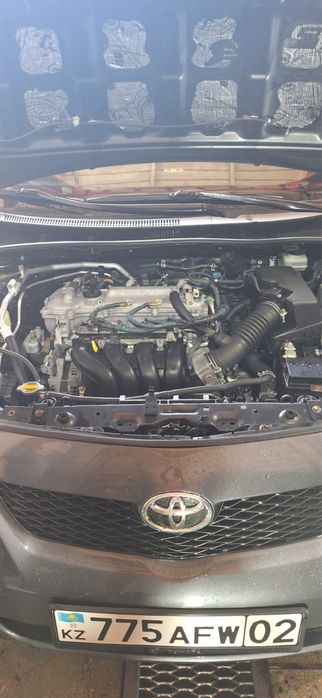 Легковая машина Тойота королла