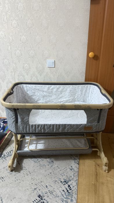 Продам манеж до 1,5 года