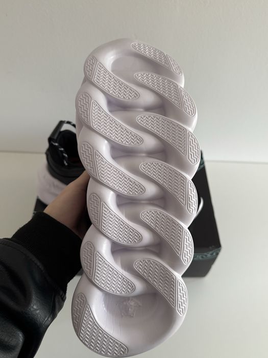 Versace Chain Reaction Black and White