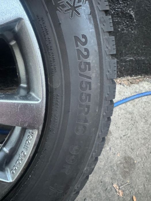 Продам зимнюю резину с дисками 225/55/16