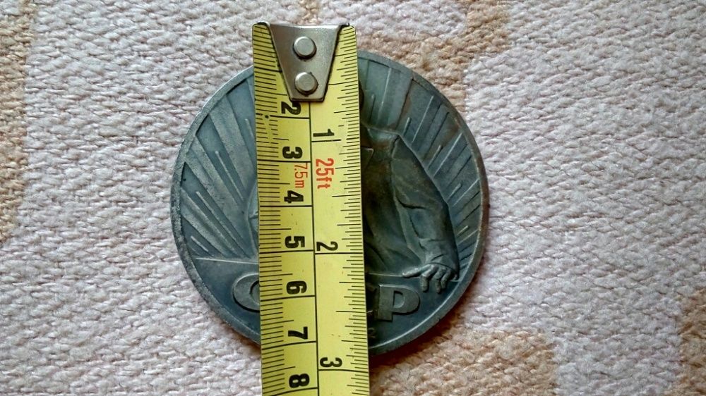 Настольная медаль