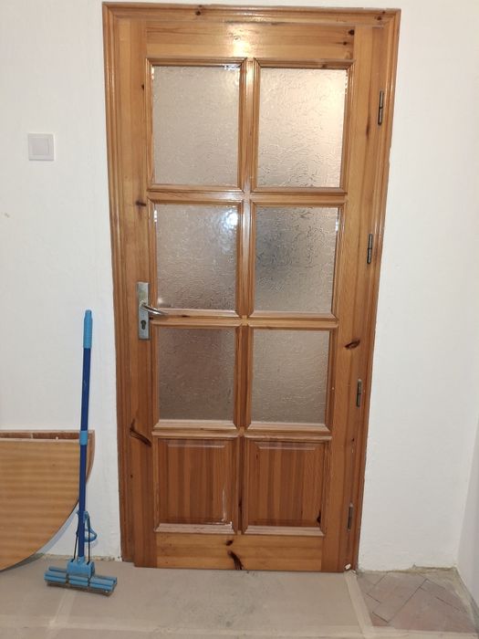 Продава 2 дървени врати