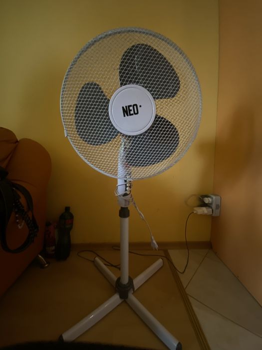 Стоящ вентилатор NEO FA-F44 – 40W