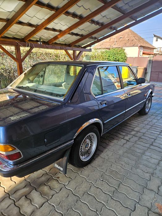 Retromobil BMW 520 I / E28 1983