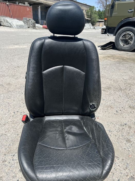 Продам сиденья от Mercedes w211