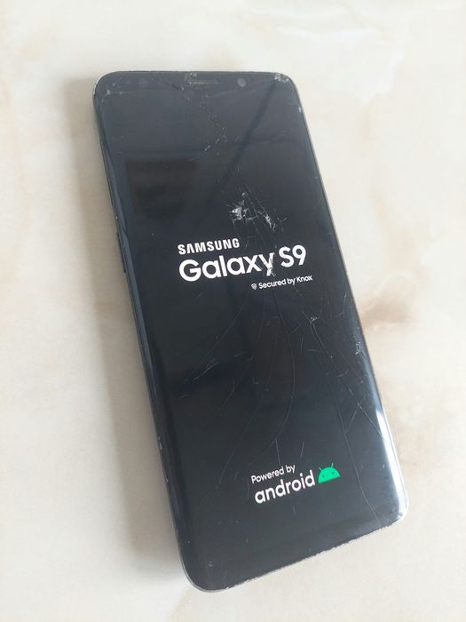 [S9] Vând Samsung Galaxy S9 [spart dar perfect funcțional] /poze reale