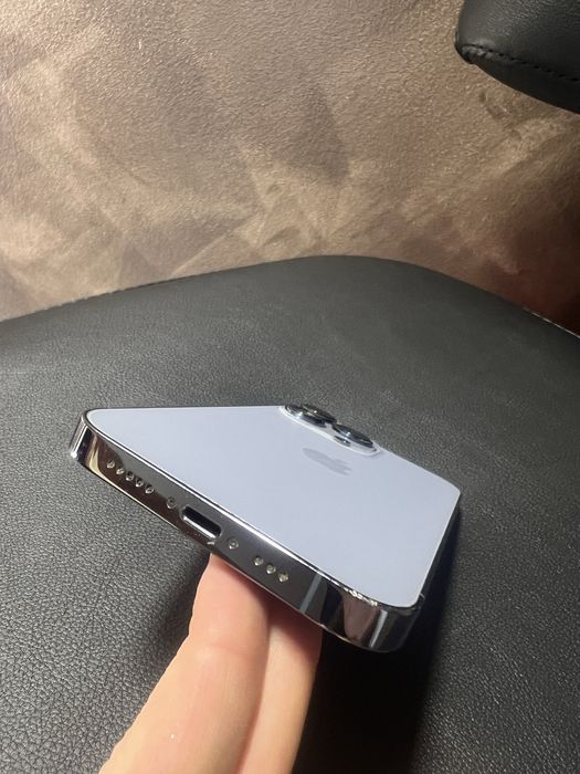 Iphone 13 Pro + carcasa mobilfox