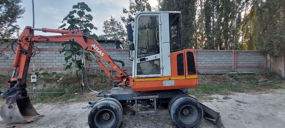 Ekskavator sotiladi 14000