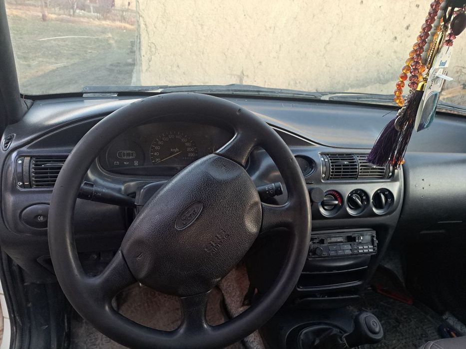 Ford escord narxi 1400$