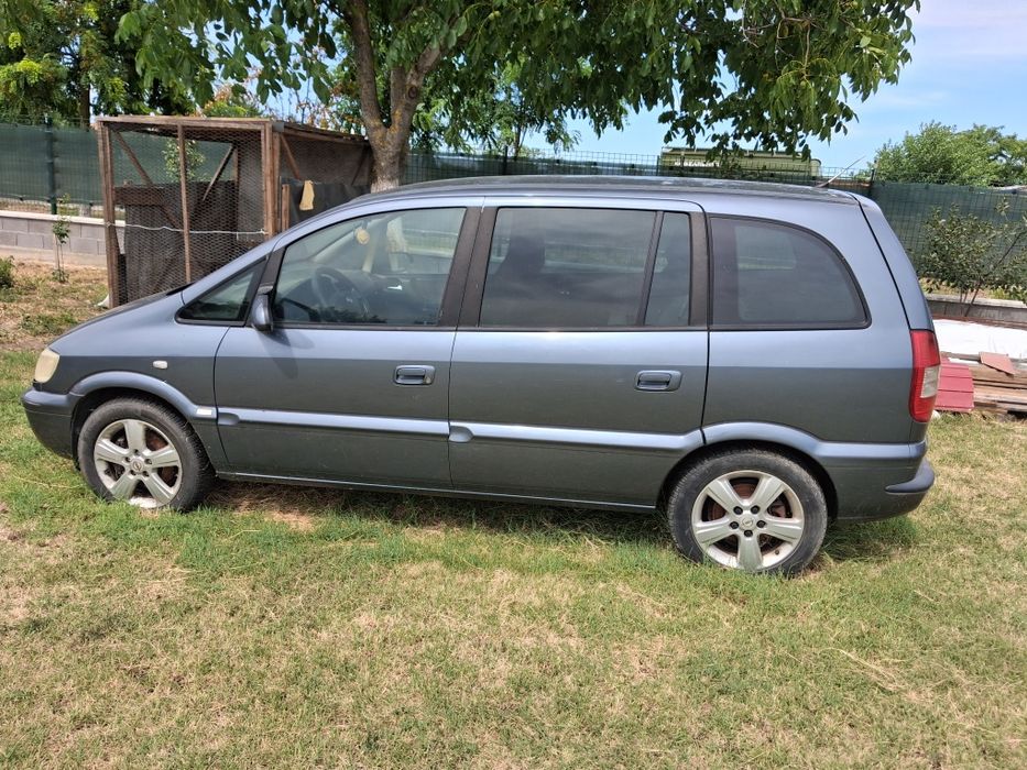 Opel Zafira An 2004