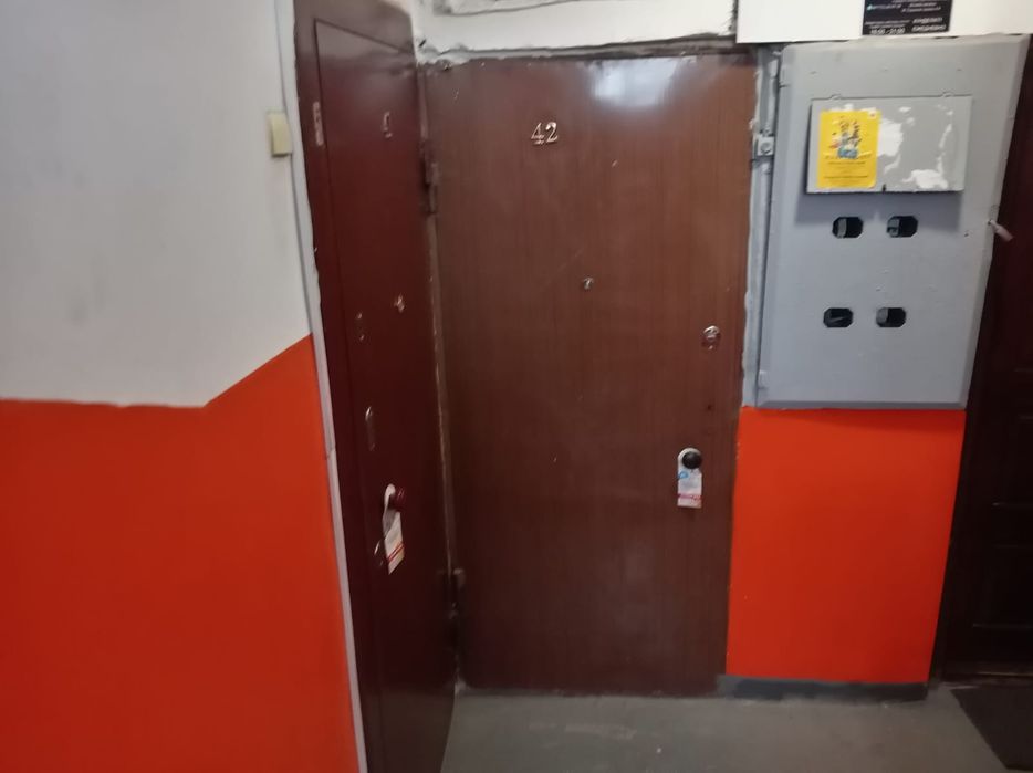 Раздача флаеров расклейка листовок