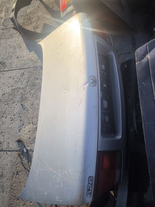 Крышка багажника Мазда кронус седан