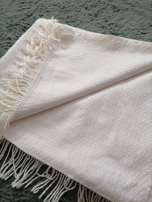 Покривки за легло и китеници.