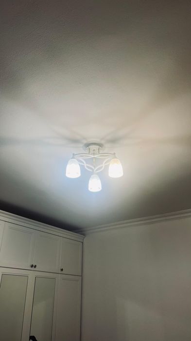 Продам люстру хорошее состояние