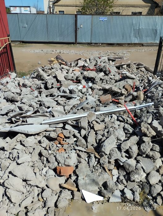 Отдам бут , самовывоз