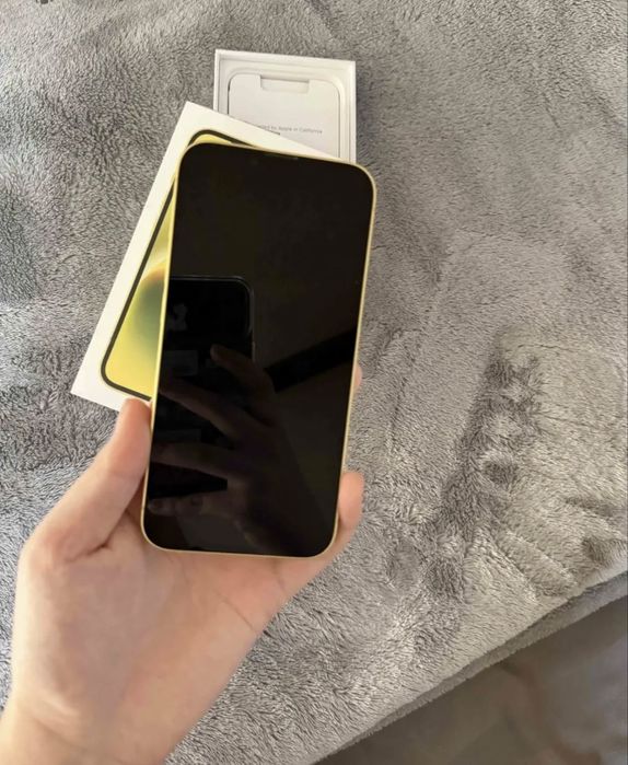 Iphone 14 желтый
