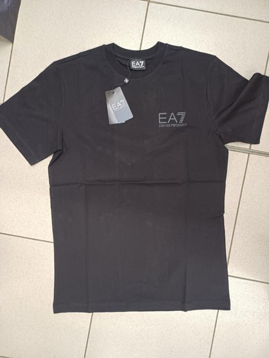 Къси тениски: Емпорио Амрани!