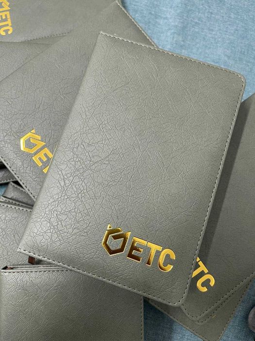 Корпоративные и именные блокноты с пакет ручка коробка тиснение  грави