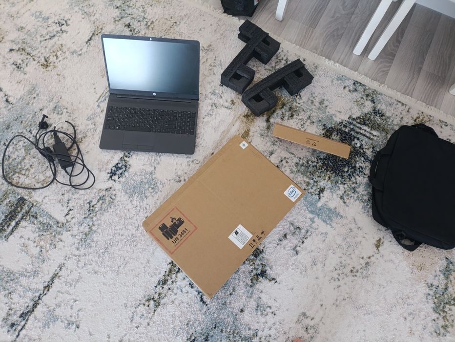 Ноутбук сатылады